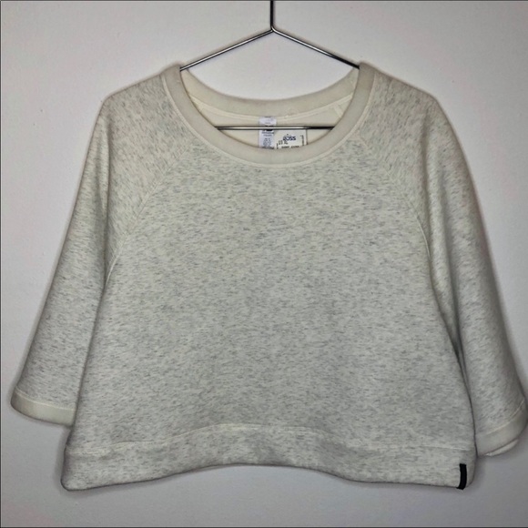 New Balance Women Boxy Cropped Sweatshirt NWOT - Picture 4 of 8